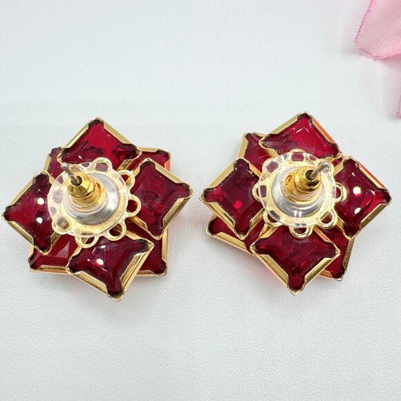 Vintage Red Square Crystal Dimensional
Bezel Set Layered Cluster Earrings - Picture 4 of 12